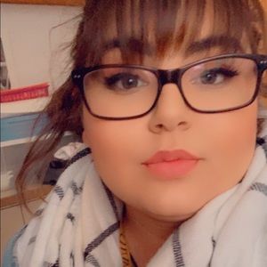 Meet your Posher, Lucy